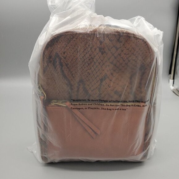 Snake Skin Square Backpack - Universal Thread™  NWT  10-8 inch - Picture 1 of 3